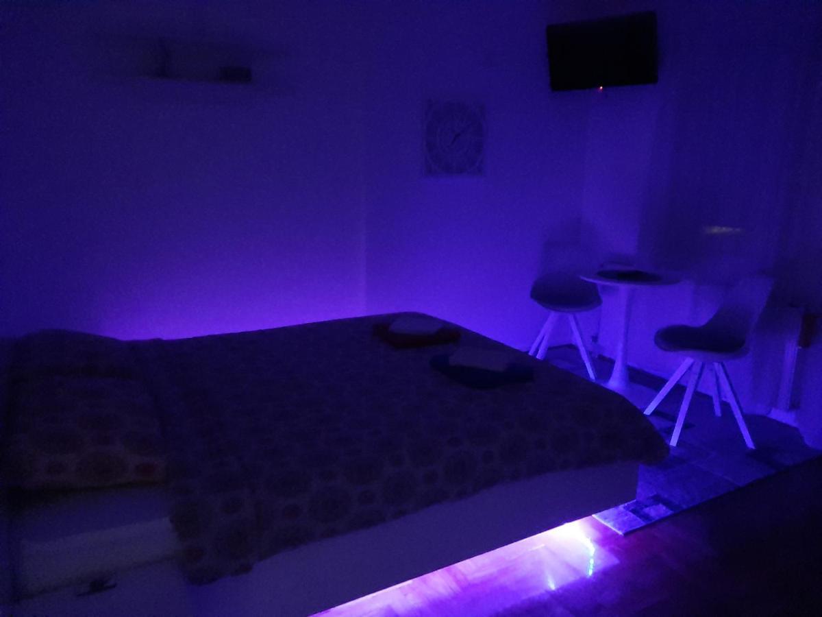 Poesia Apartment Нови-Сад Экстерьер фото